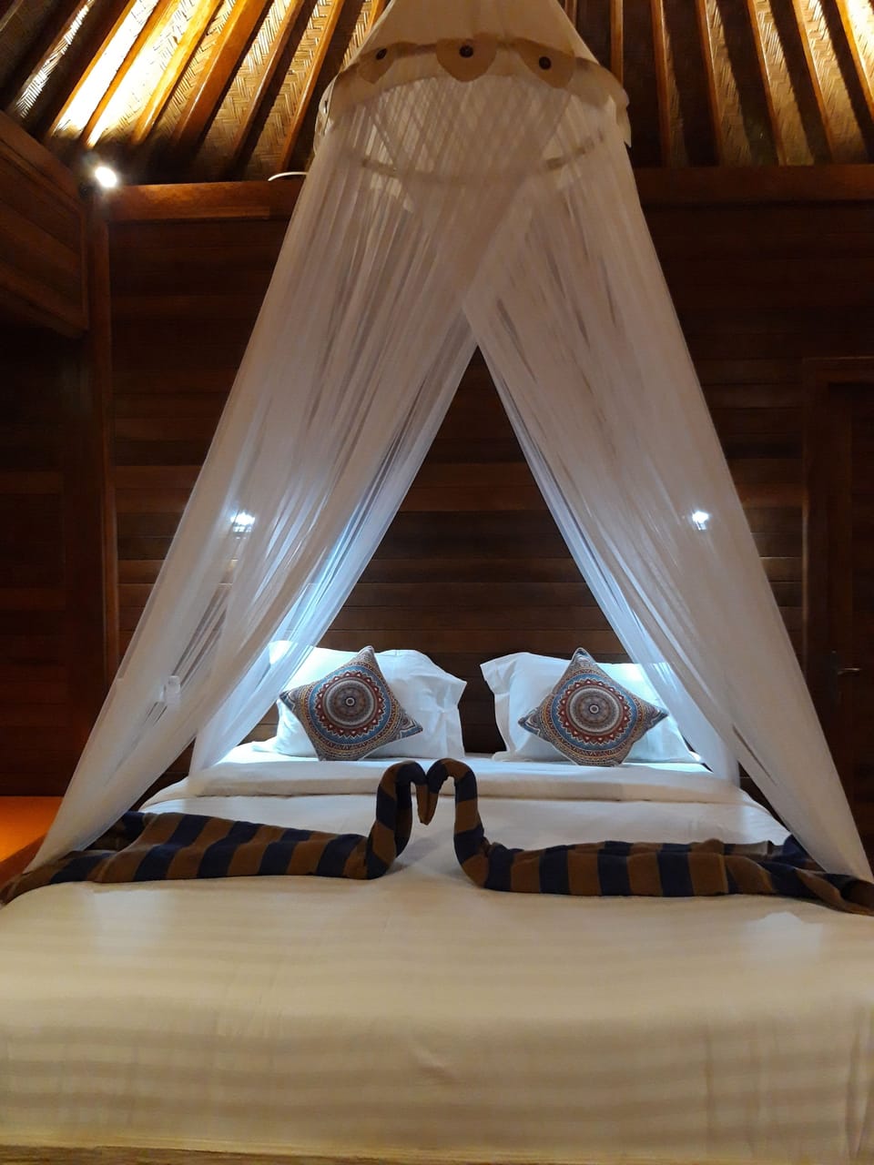 Basic Double Room | Minibar, in-room safe, desk, free WiFi