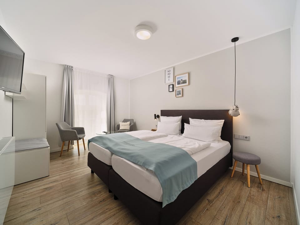 Double Room | In-room safe, cribs/infant beds, rollaway beds, free WiFi