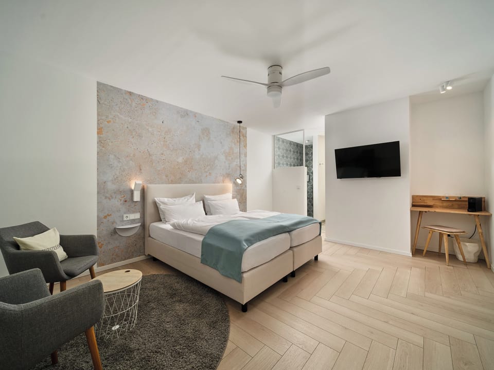 Double Room | In-room safe, cribs/infant beds, rollaway beds, free WiFi
