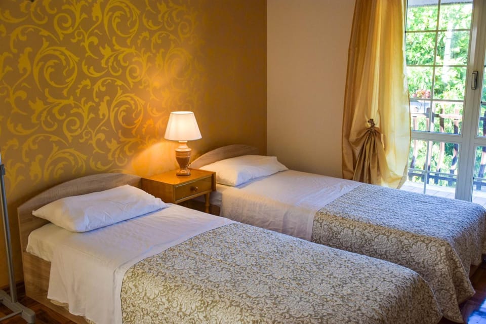 Blackout drapes, rollaway beds, free WiFi, bed sheets