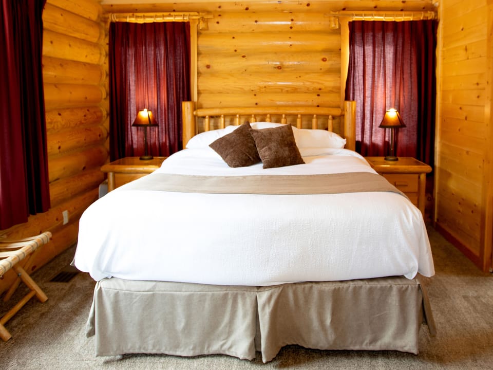 Luxury Cabin, Multiple Beds, Non Smoking, Kitchenette | 1 bedroom, down comforters, blackout drapes