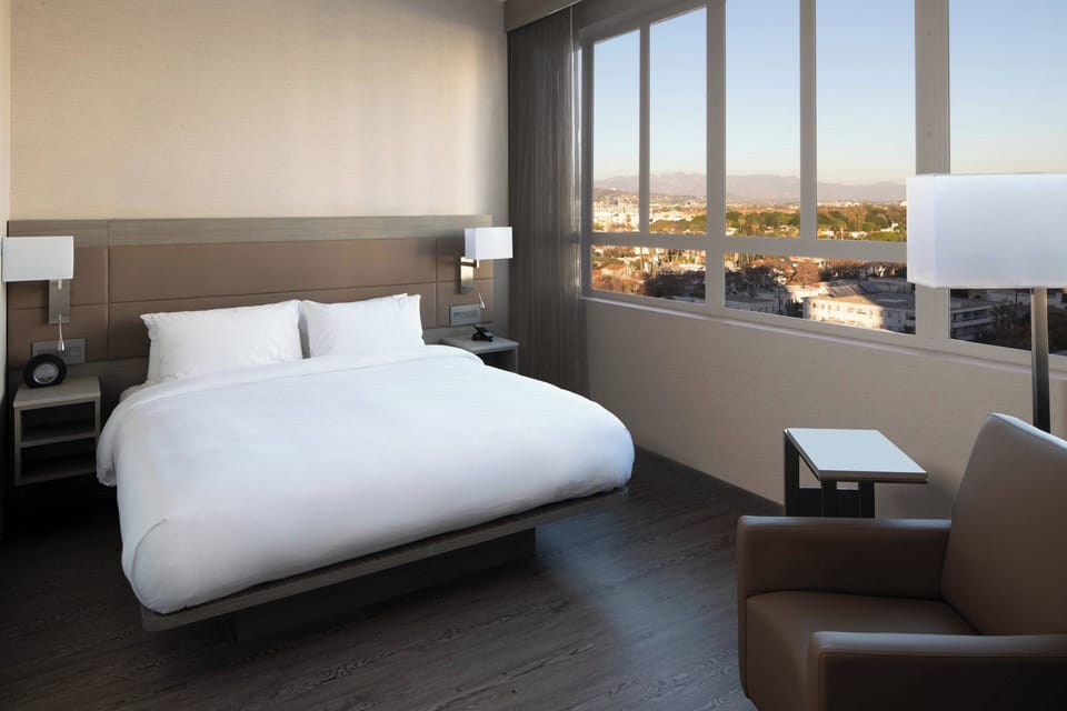 Premium bedding, in-room safe, desk, laptop workspace
