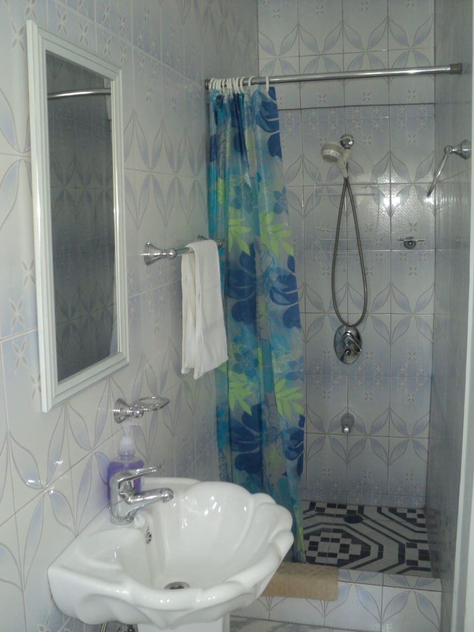 Bedroom #2 ensuite bathroom