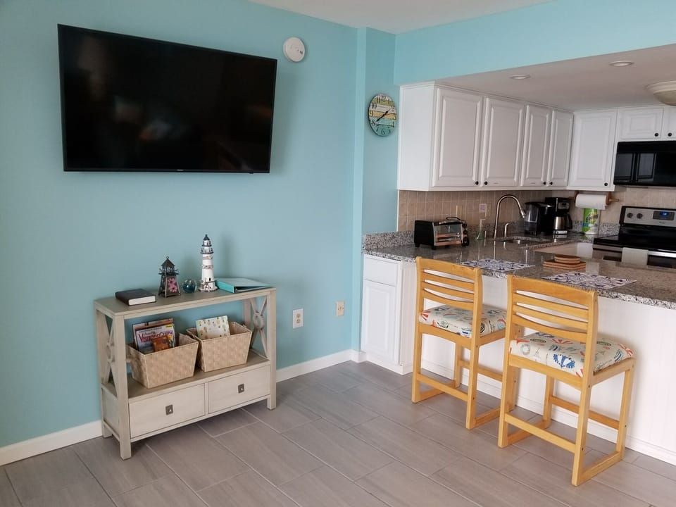 Large TV wall mounted 