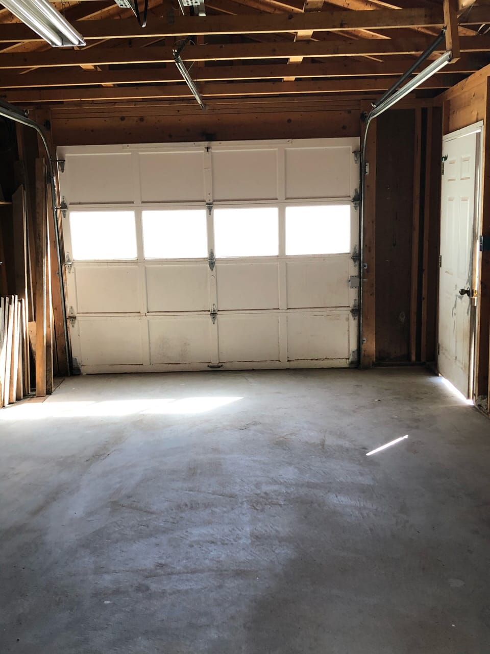 Garage that is available for 1 car or motorcycles. 