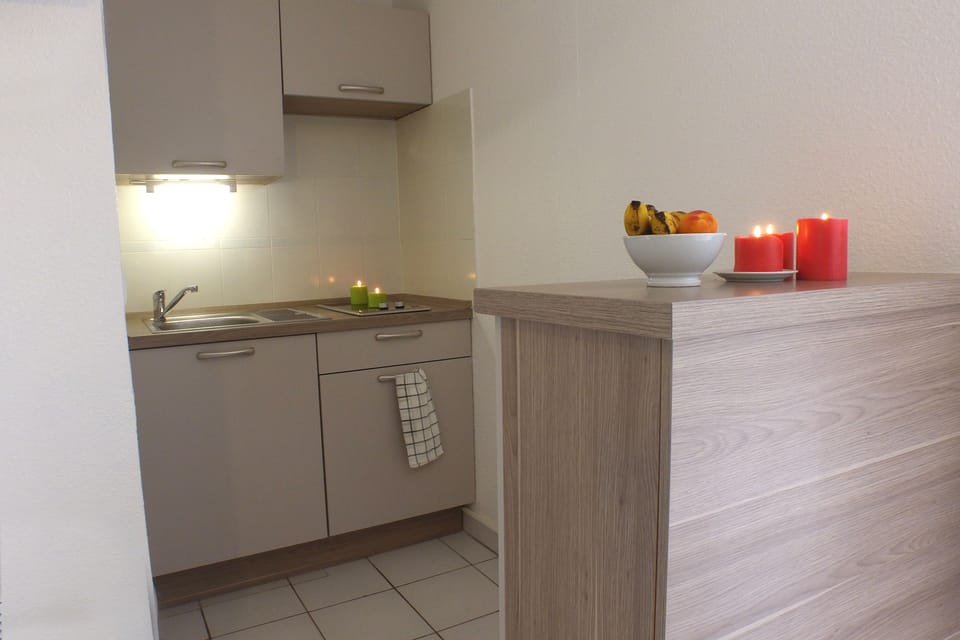 Cottage, 2 Bedrooms (5 Pers) | Private kitchen | Fridge, stovetop, coffee/tea maker, electric kettle