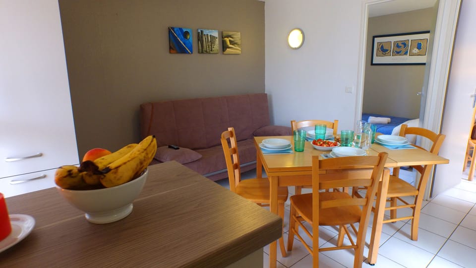 Cottage, 2 Bedrooms (5 Pers) | Living area | Flat-screen TV