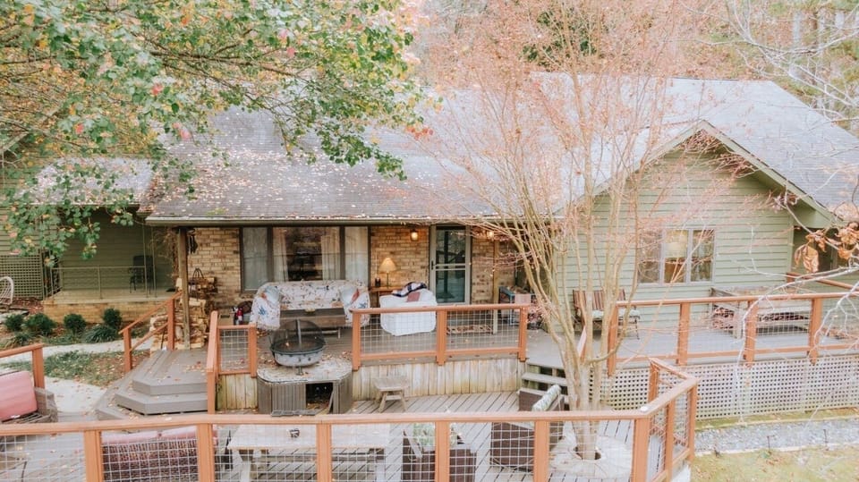 Front Porch Two-tier Decking with open-Air seating for 18.