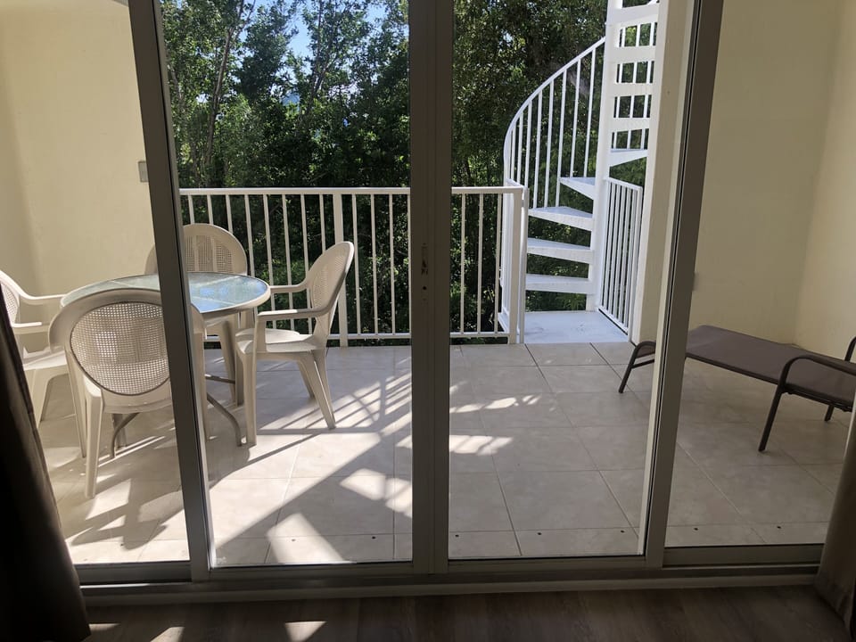 Large Balcony W/Direct Access to Roof Top Sundeck.