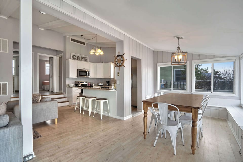 Dining space next to the kitchen for easy meals. 