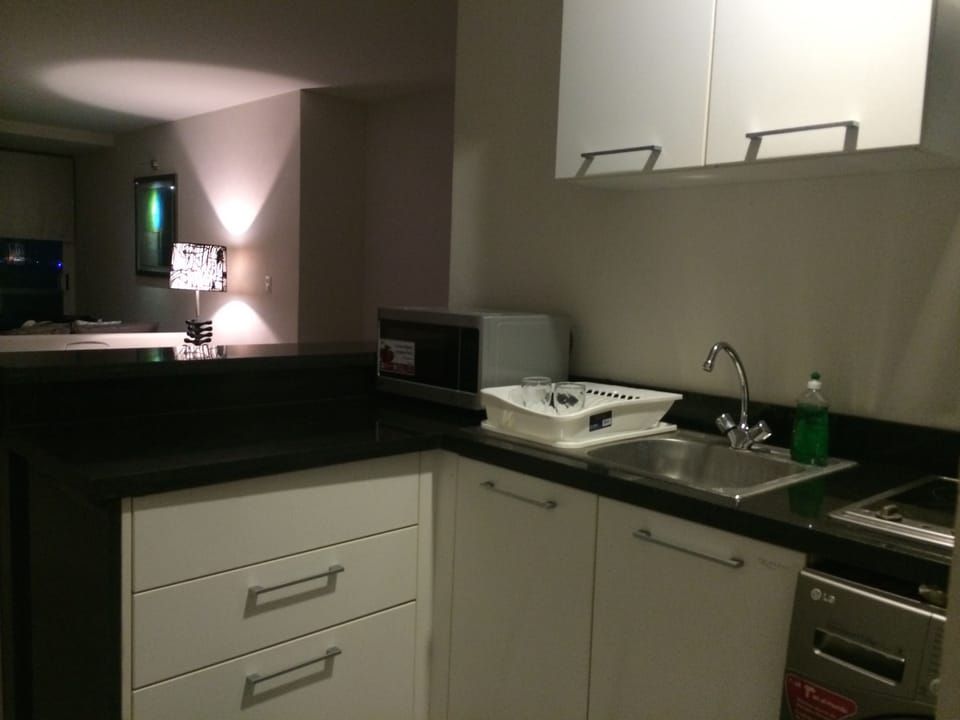 kitchenette 