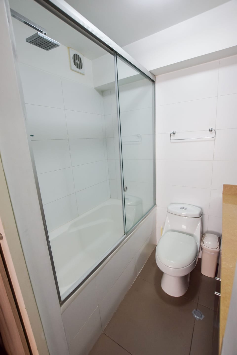 Deluxe Master Bathroom.