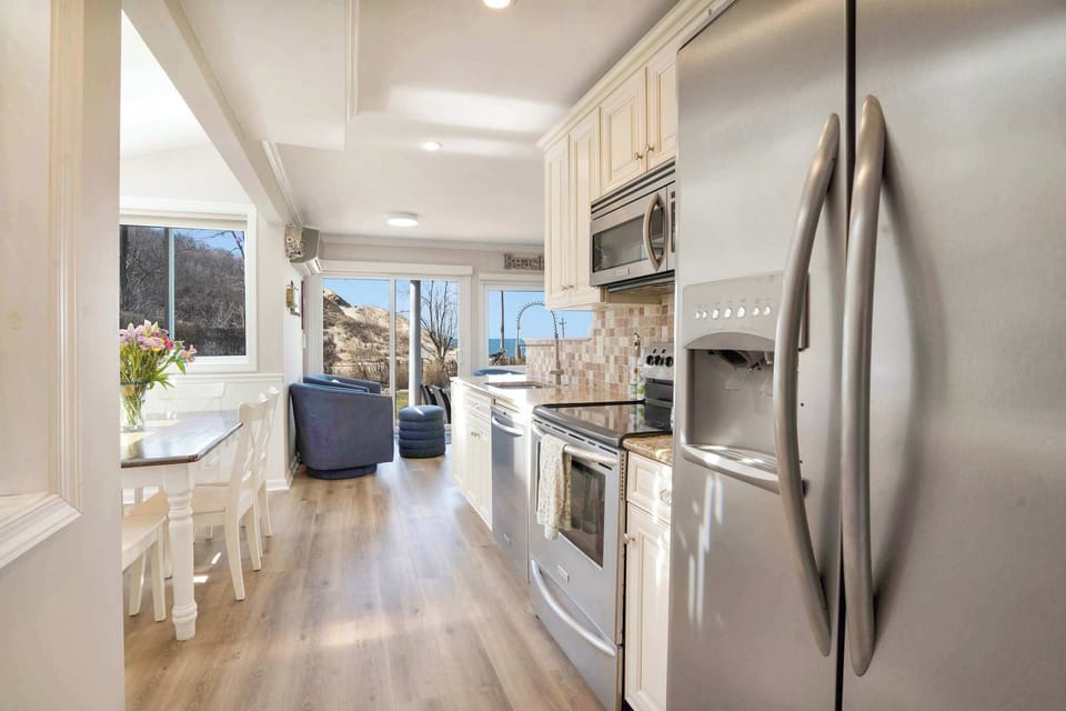Fully-equipped kitchen
