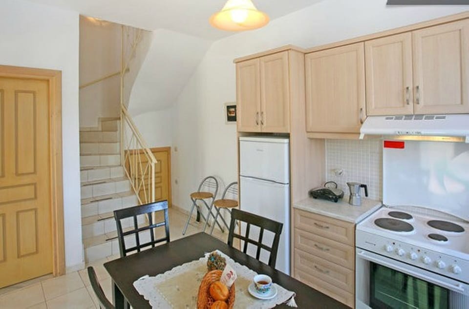 Fully equipped kitchen ground floor