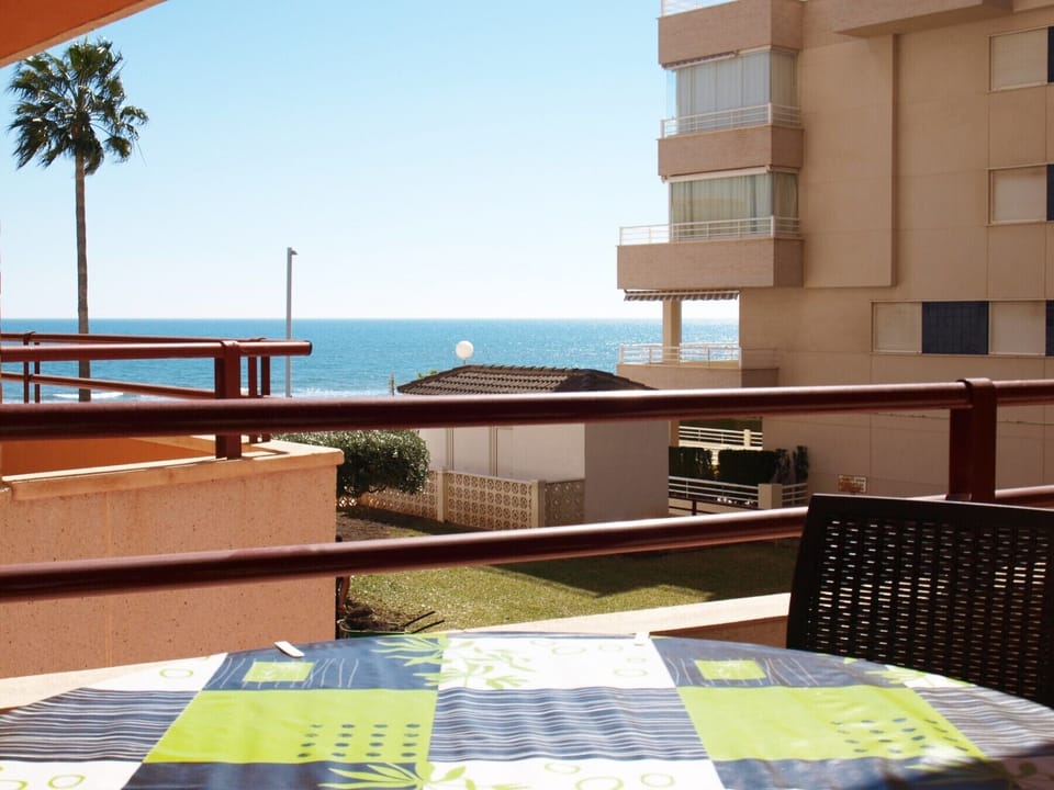 Apartment on the beachfront of La Concha beach with views of the garden, pool and beach.