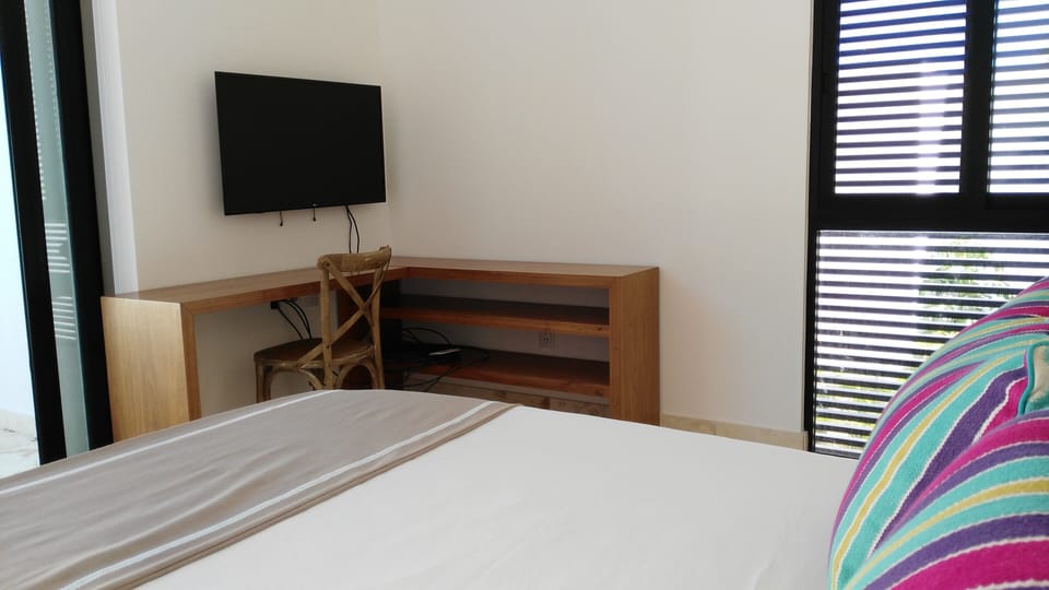 Spacious bedroom with kingsize bed
