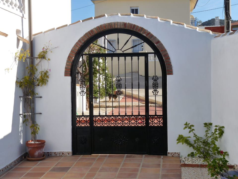 Gate into Kayenne rentals.