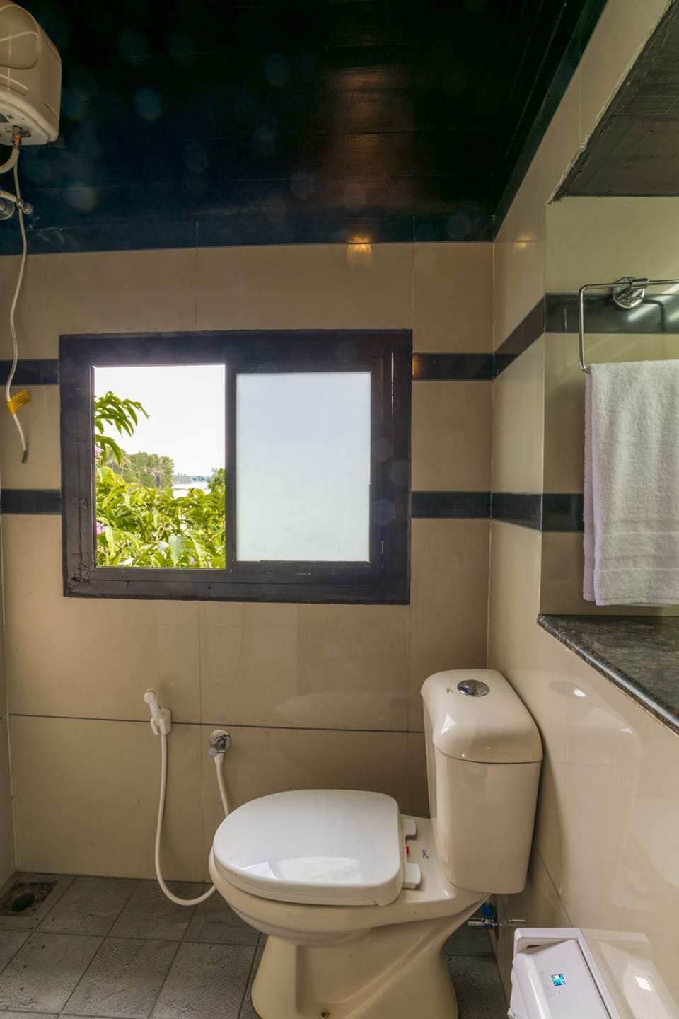 Traditional Tree House, 1 Double Bed, Non Smoking | Bathroom | Shower, rainfall showerhead, free toiletries, towels