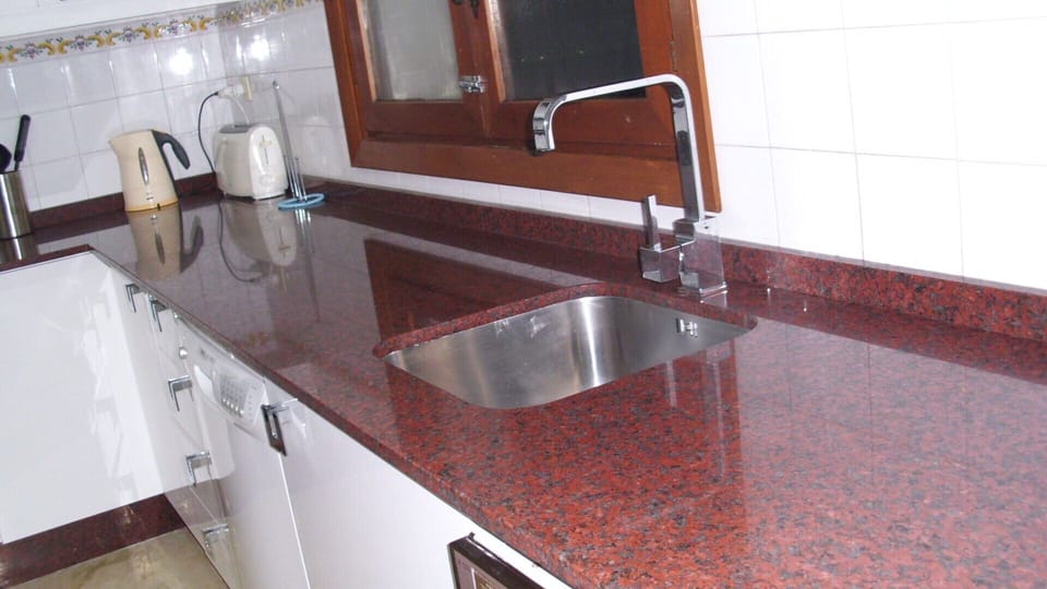 Kitchen with granite worktops. Dishwasher & washing machine 