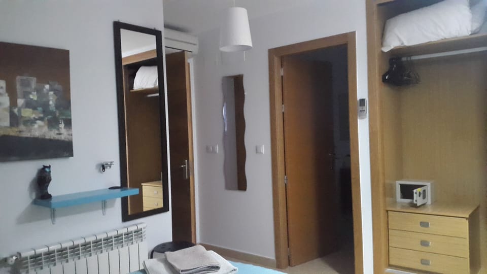 Master with ensuite and safe