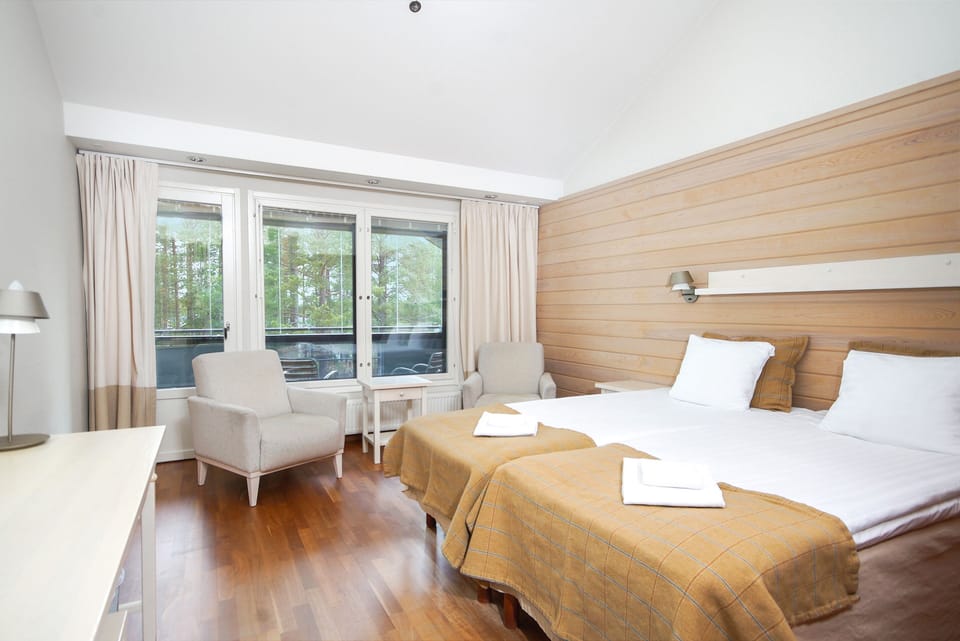 Desk, WiFi (free), bed sheets