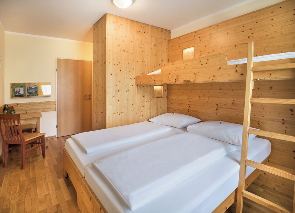 In-room safe, free WiFi, bed sheets