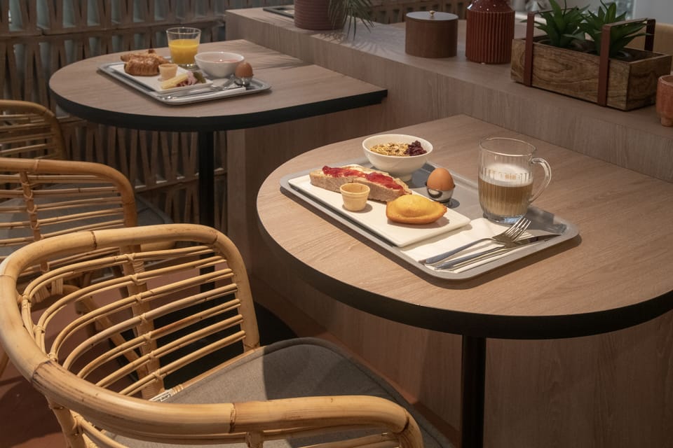 Daily buffet breakfast (EUR 14.90 per person)