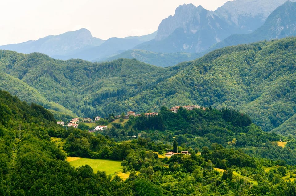 House with private pool at 2,8 km from Castiglione di Garfagnana. Panoramic view House in Tuscany