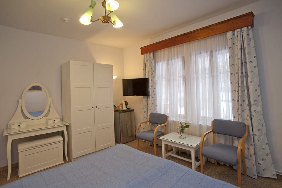 Standard Double Room | Minibar, in-room safe, free WiFi, bed sheets