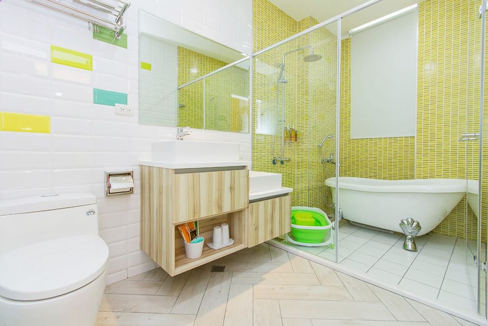Superior Quadruple Room, Bathtub | Bathroom | Shower, rainfall showerhead, free toiletries, hair dryer