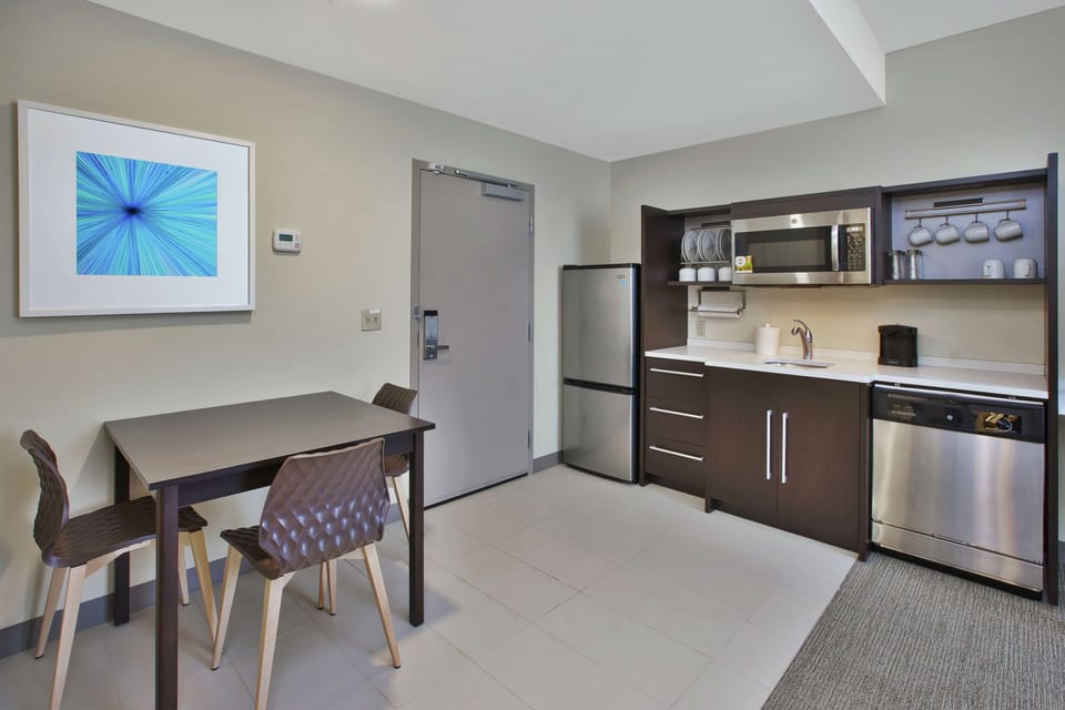 Fridge, microwave, dishwasher, coffee/tea maker