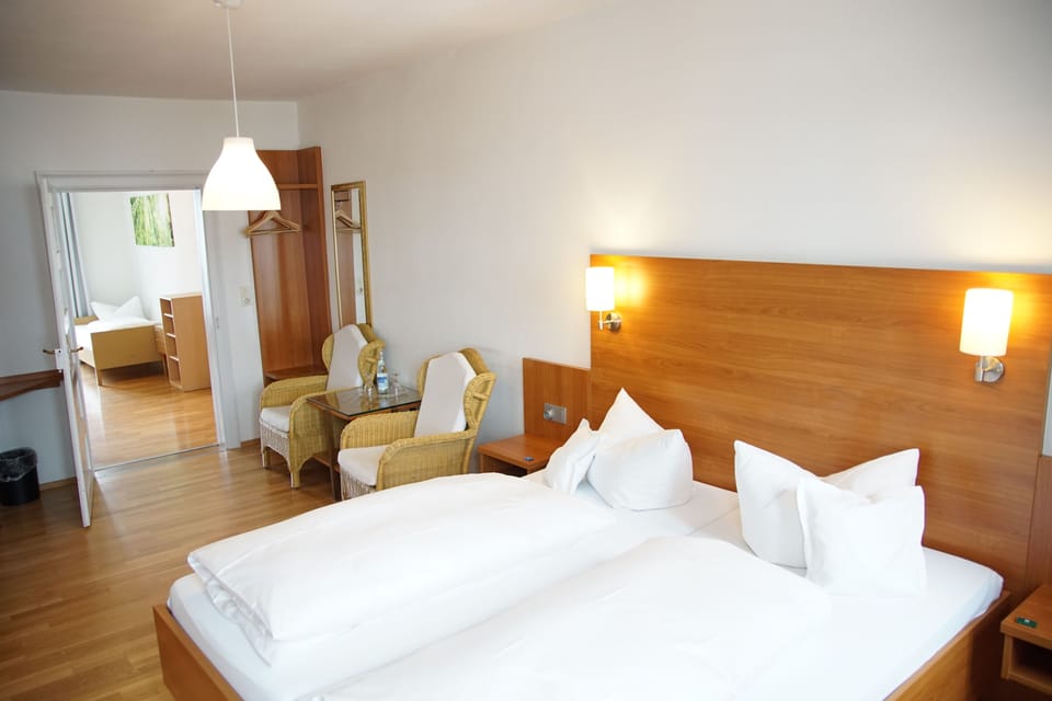 Studio Suite, Balcony | Desk, soundproofing, free WiFi, bed sheets