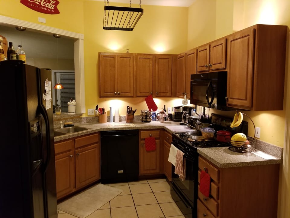 Fully stocked kitchen including complimentary coffee and tea