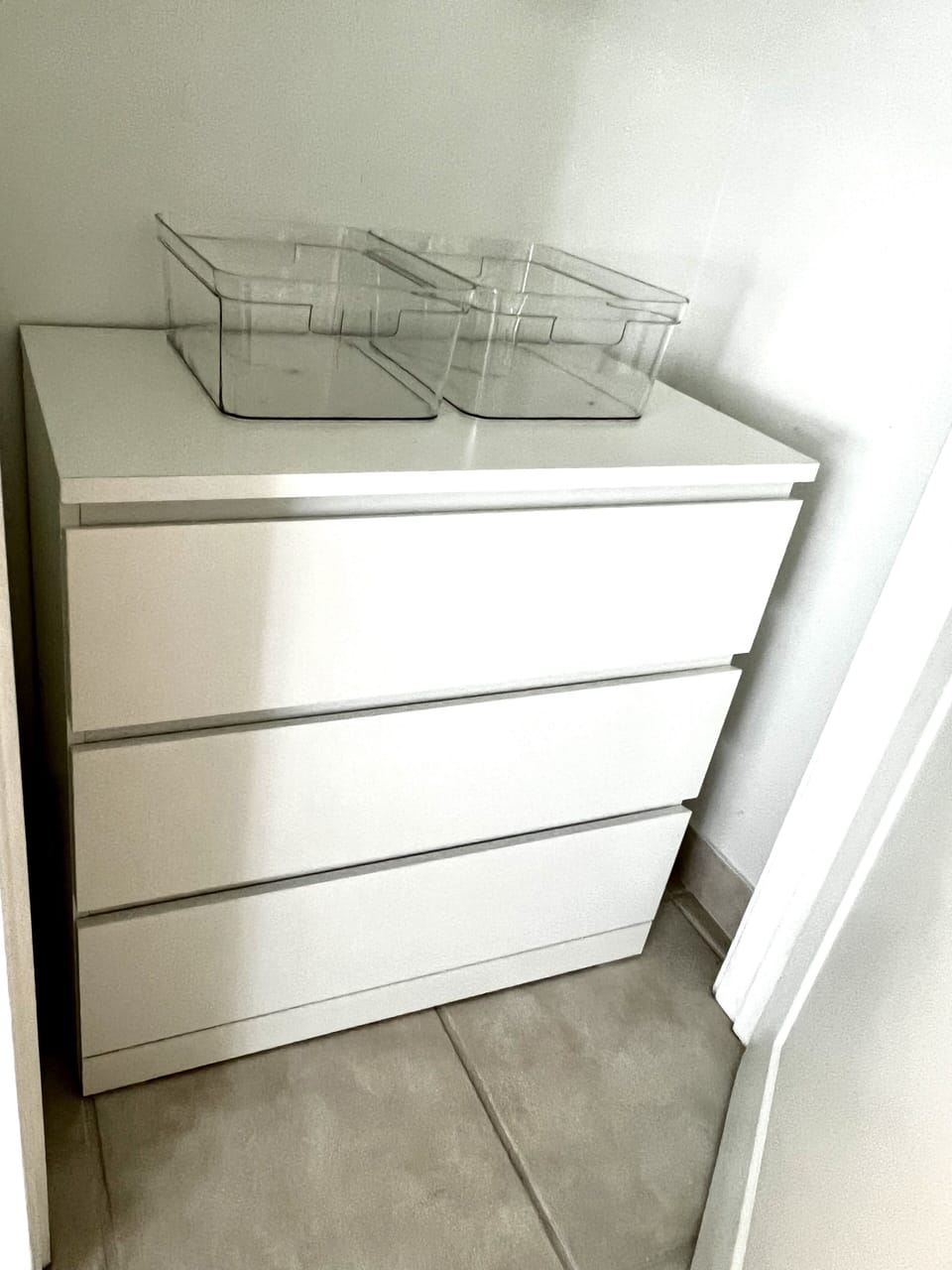 Ample storage and bins for wet bathing suits