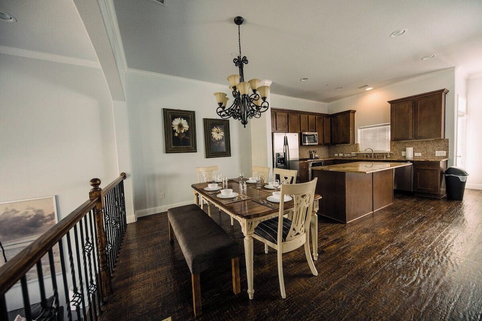 East Wing dining and Kitchen 