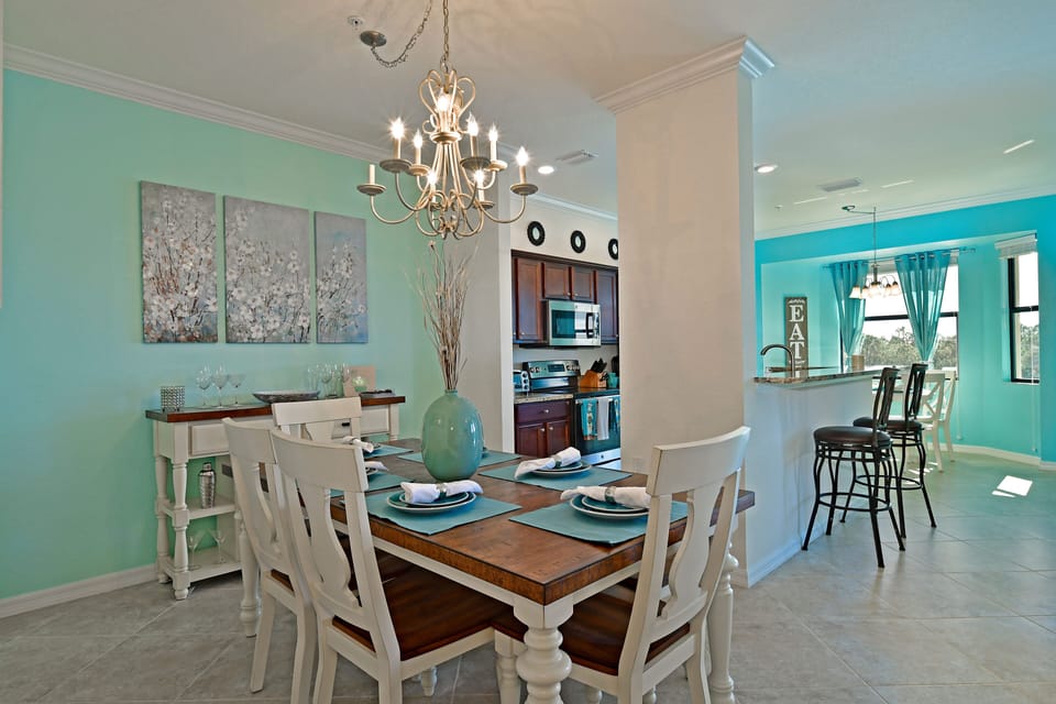 Total seating for 10-6 Dining room 2 at the counter and 4 in the kitchen