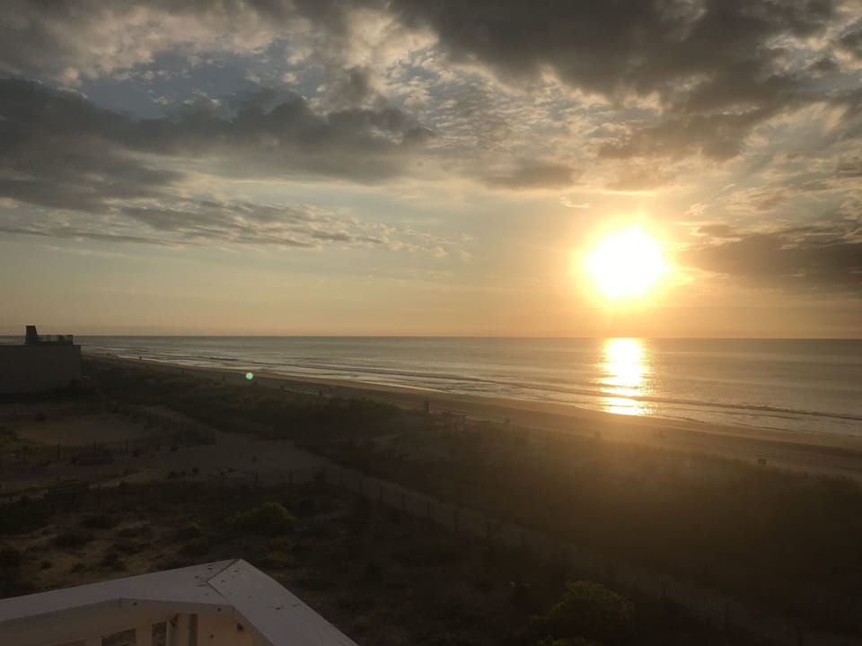 sun coming up