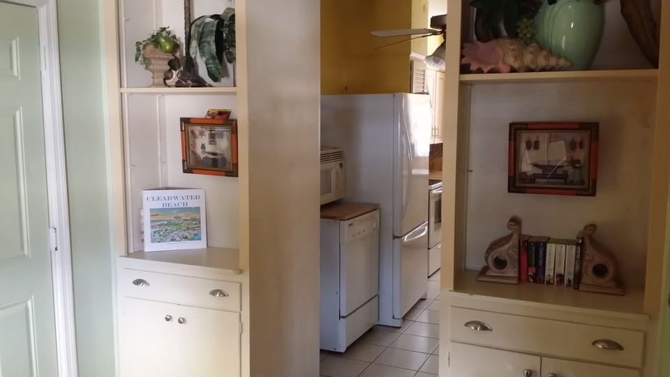  Entrance to kitchen 