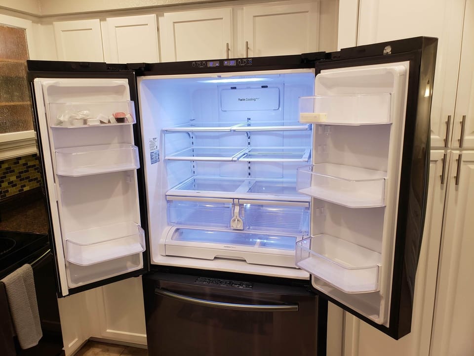 New Samsung Refrigerator with Ice maker