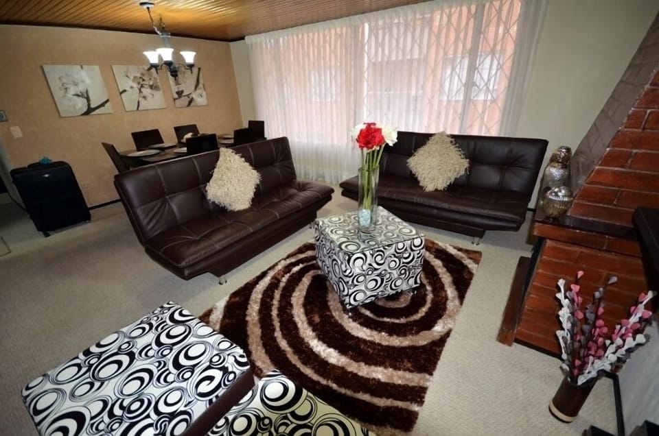 ROOMY LIVING ROOM W/ FIREPLACE