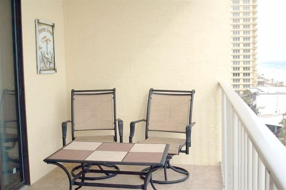 Balcony - Unit 825