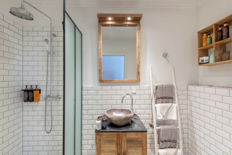 Double Room | Bathroom | Shower, designer toiletries, hair dryer, towels