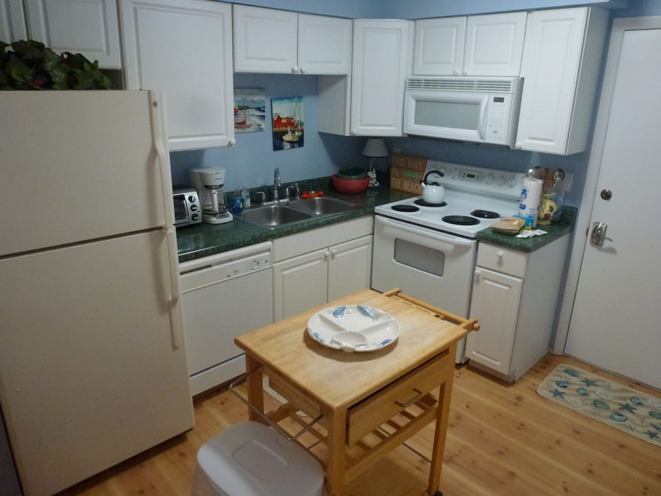 Kitchen ..with all the amenities 