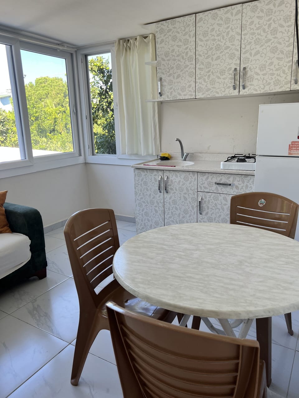Full-size fridge, cookware/dishes/utensils