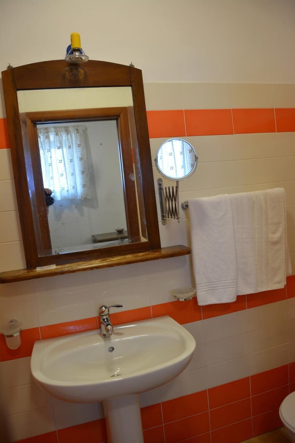 Shower, free toiletries, hair dryer, bathrobes