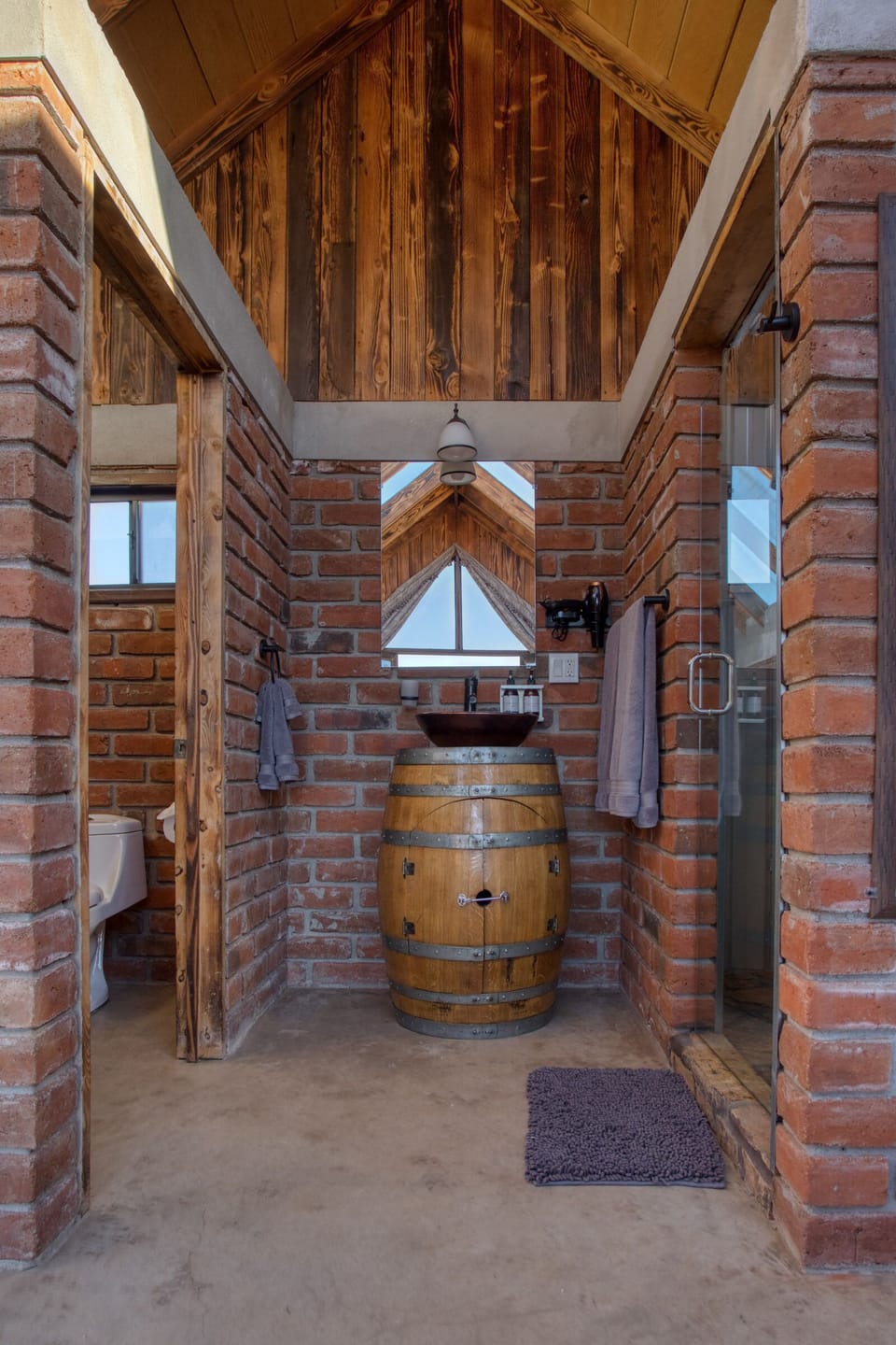 Classic Cabin, 1 Queen Bed, Non Smoking | Bathroom | Shower, rainfall showerhead, free toiletries, hair dryer