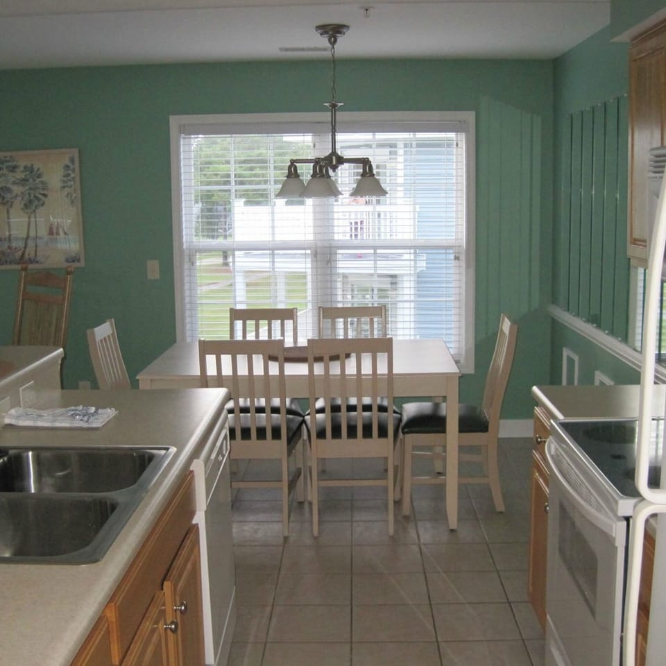 Full Kitchen newly painted 