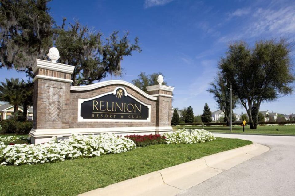 WELCOME TO REUNION
