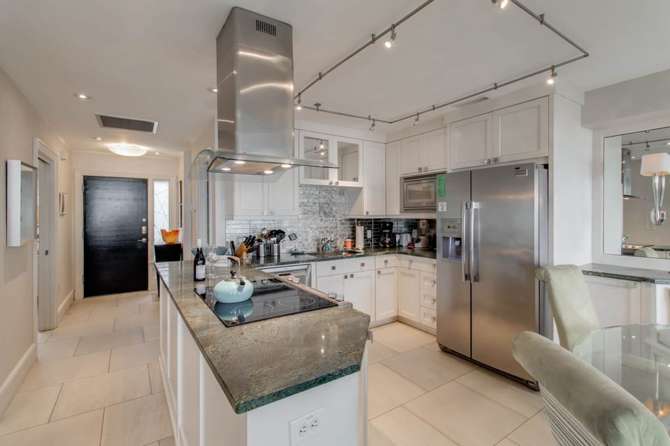 Kitchen and Entry Hall (2)