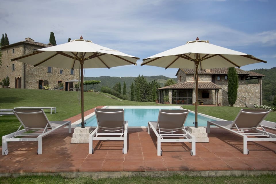 Building Exterior, Garden, Pool